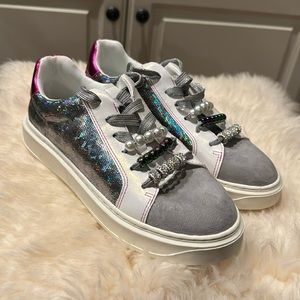 Steve Madden
Girls' J-Charly Bead Sneakers (Youth) size 5